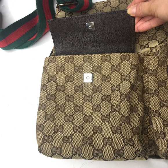 Authentic Gucci brown monogram messenger bag - Picture 8 of 16